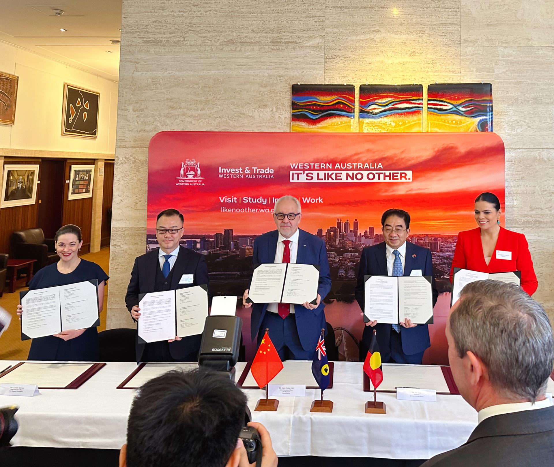 ΰ�¹���(victor1946)�ٷ���վ-Officials Website