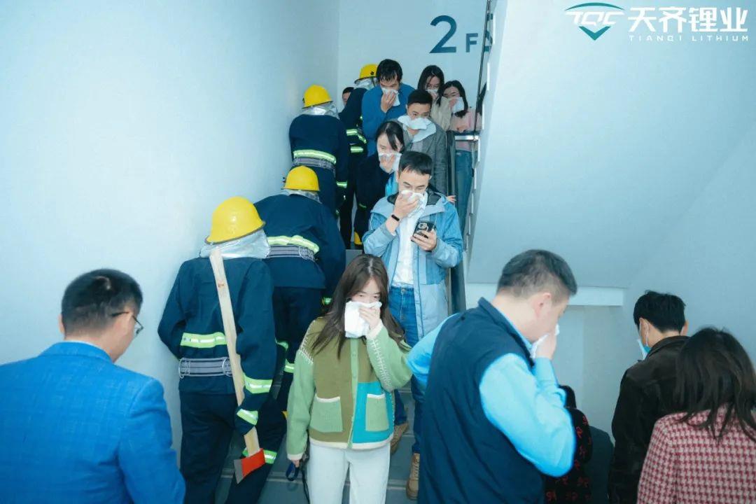 ΰ�¹���(victor1946)�ٷ���վ-Officials Website