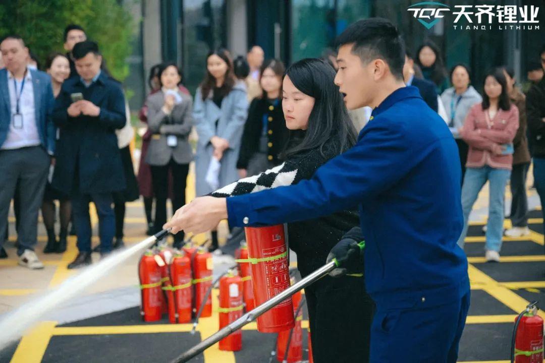 ΰ�¹���(victor1946)�ٷ���վ-Officials Website