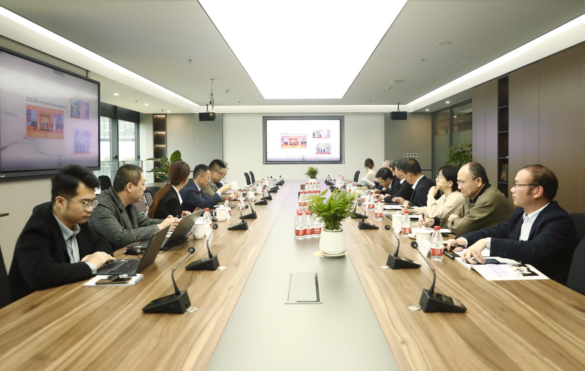 ΰ�¹���(victor1946)�ٷ���վ-Officials Website