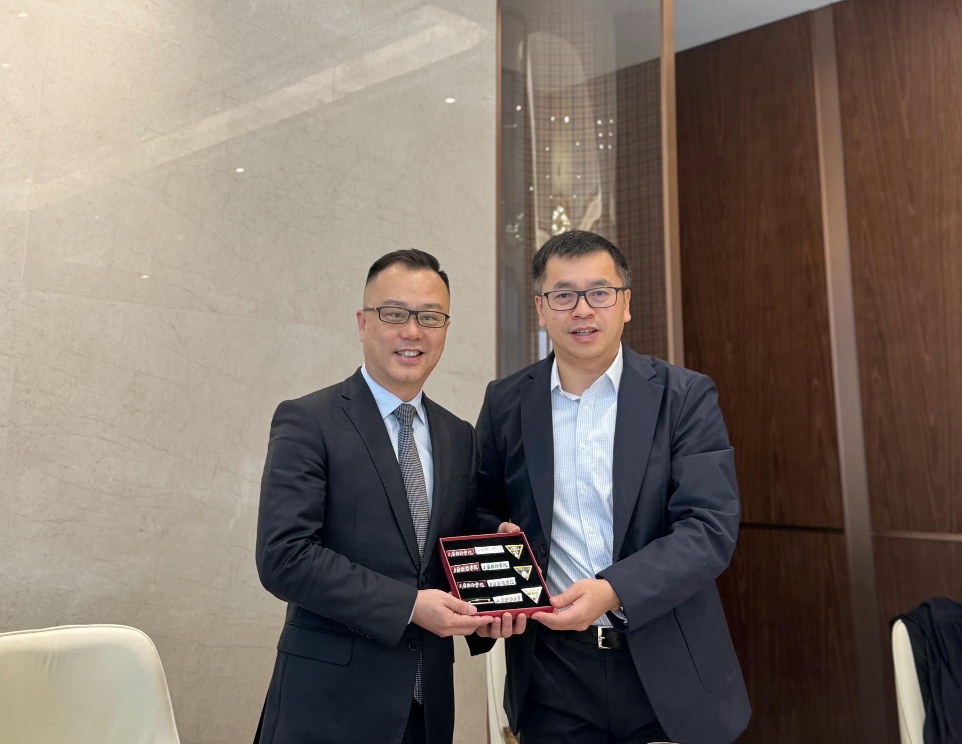 ΰ�¹���(victor1946)�ٷ���վ-Officials Website