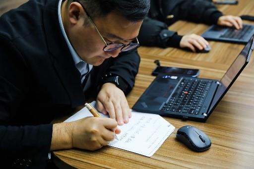 ΰ�¹���(victor1946)�ٷ���վ-Officials Website