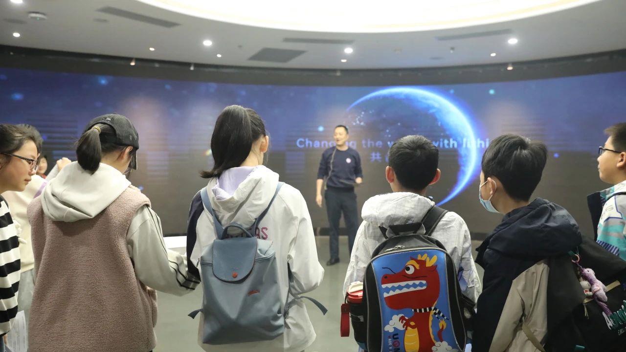 ΰ�¹���(victor1946)�ٷ���վ-Officials Website