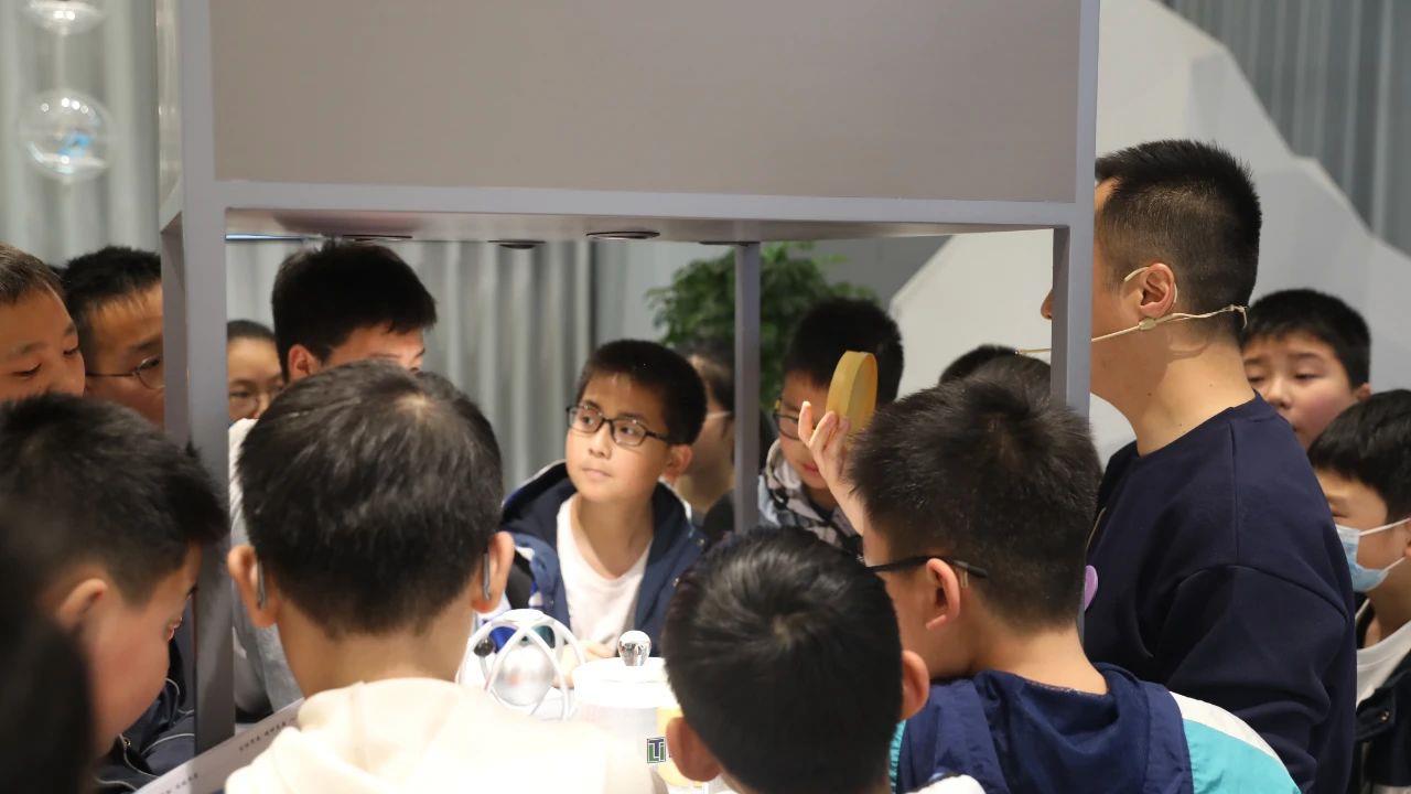 ΰ�¹���(victor1946)�ٷ���վ-Officials Website