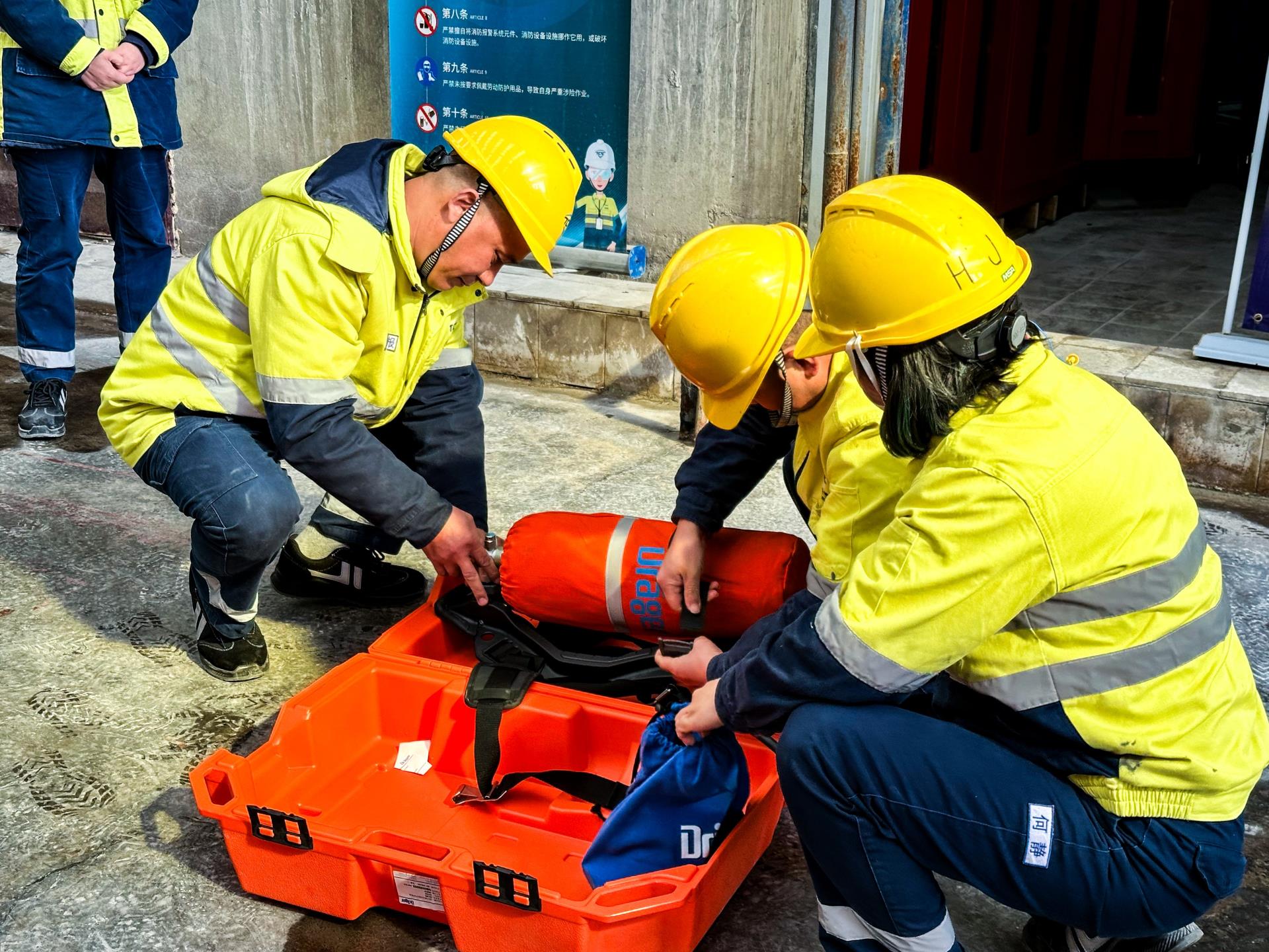 ΰ�¹���(victor1946)�ٷ���վ-Officials Website