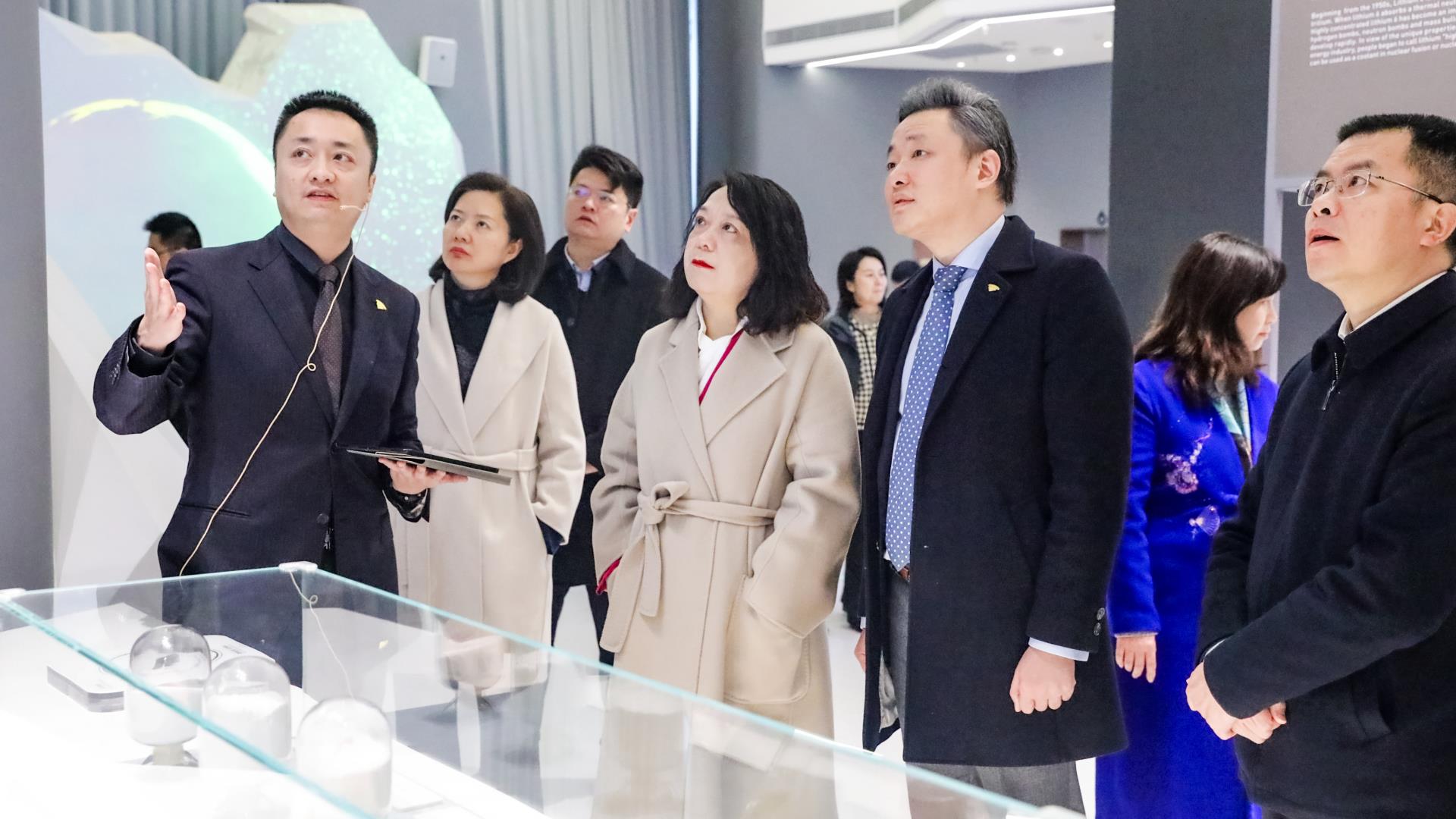 ΰ�¹���(victor1946)�ٷ���վ-Officials Website