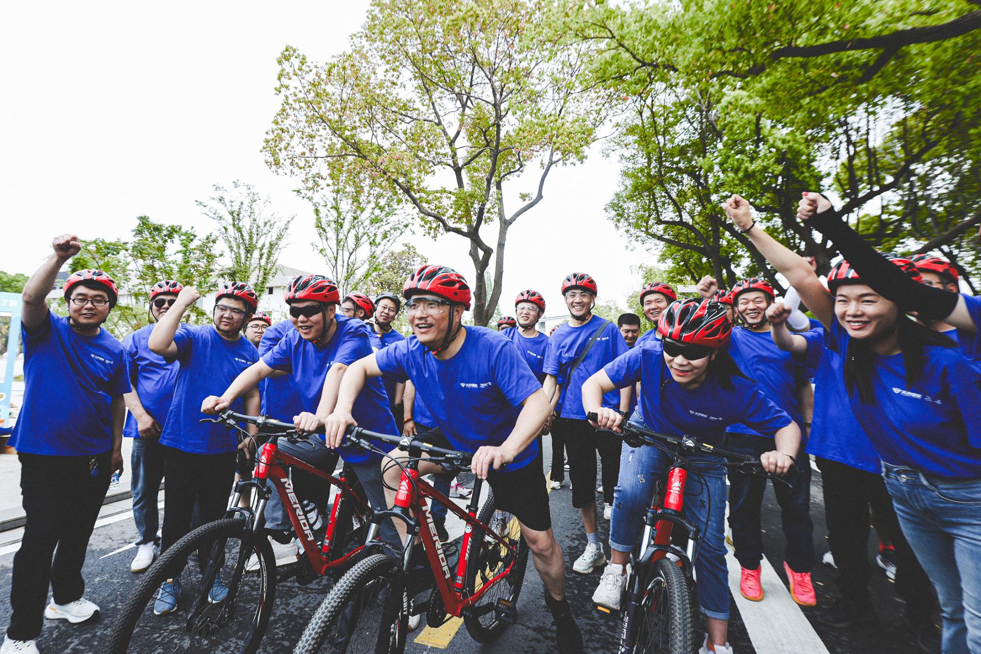 ΰ�¹���(victor1946)�ٷ���վ-Officials Website