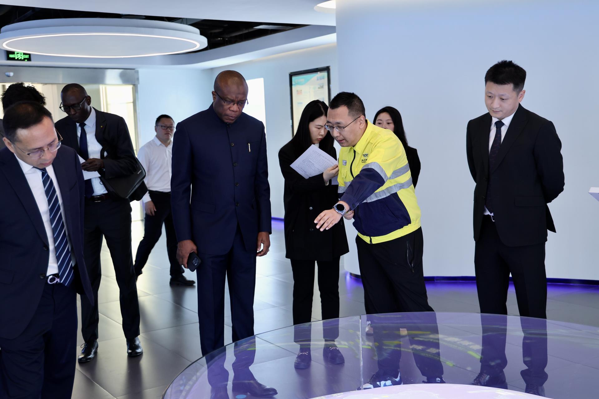 ΰ�¹���(victor1946)�ٷ���վ-Officials Website