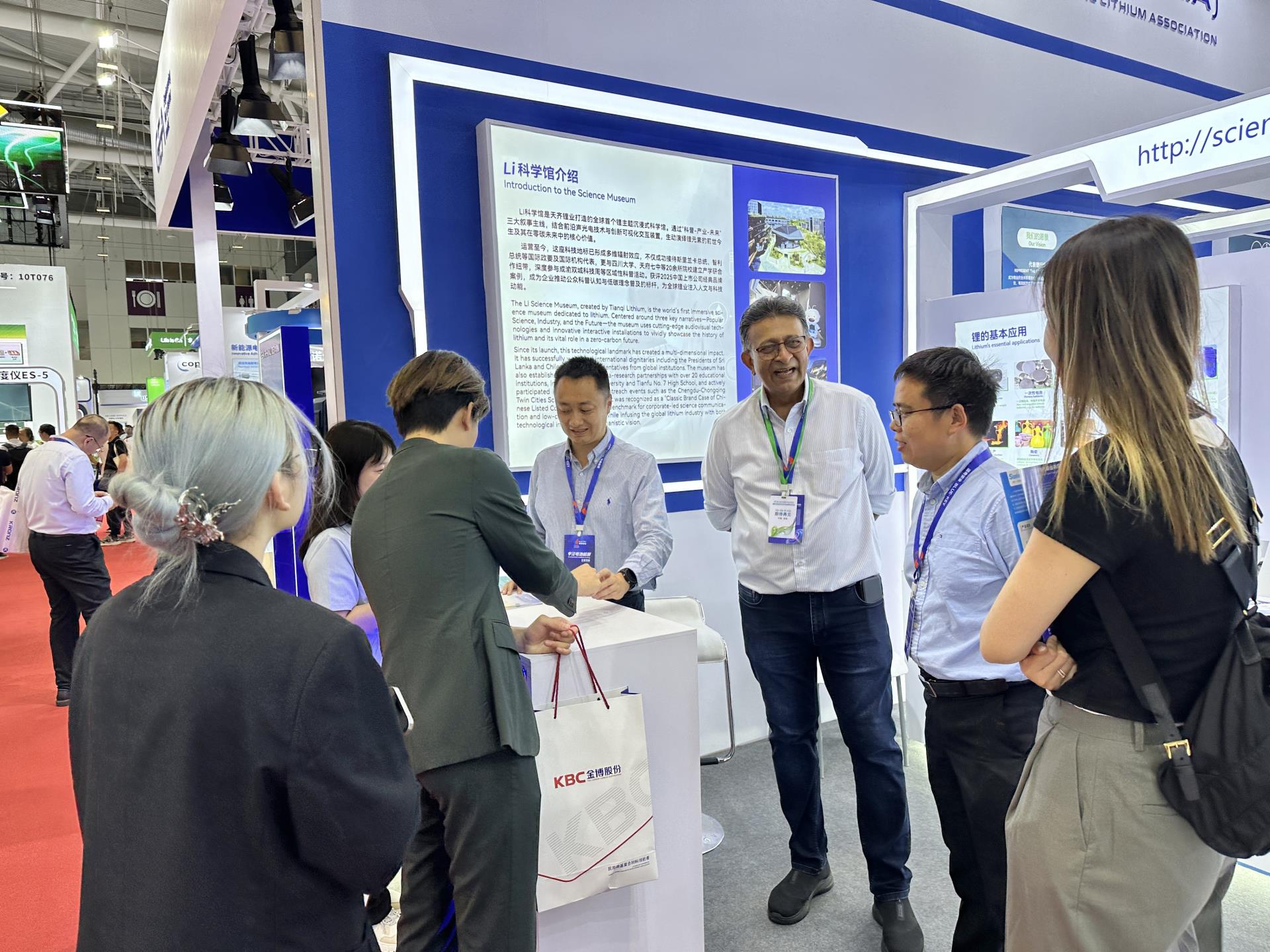 ΰ�¹���(victor1946)�ٷ���վ-Officials Website