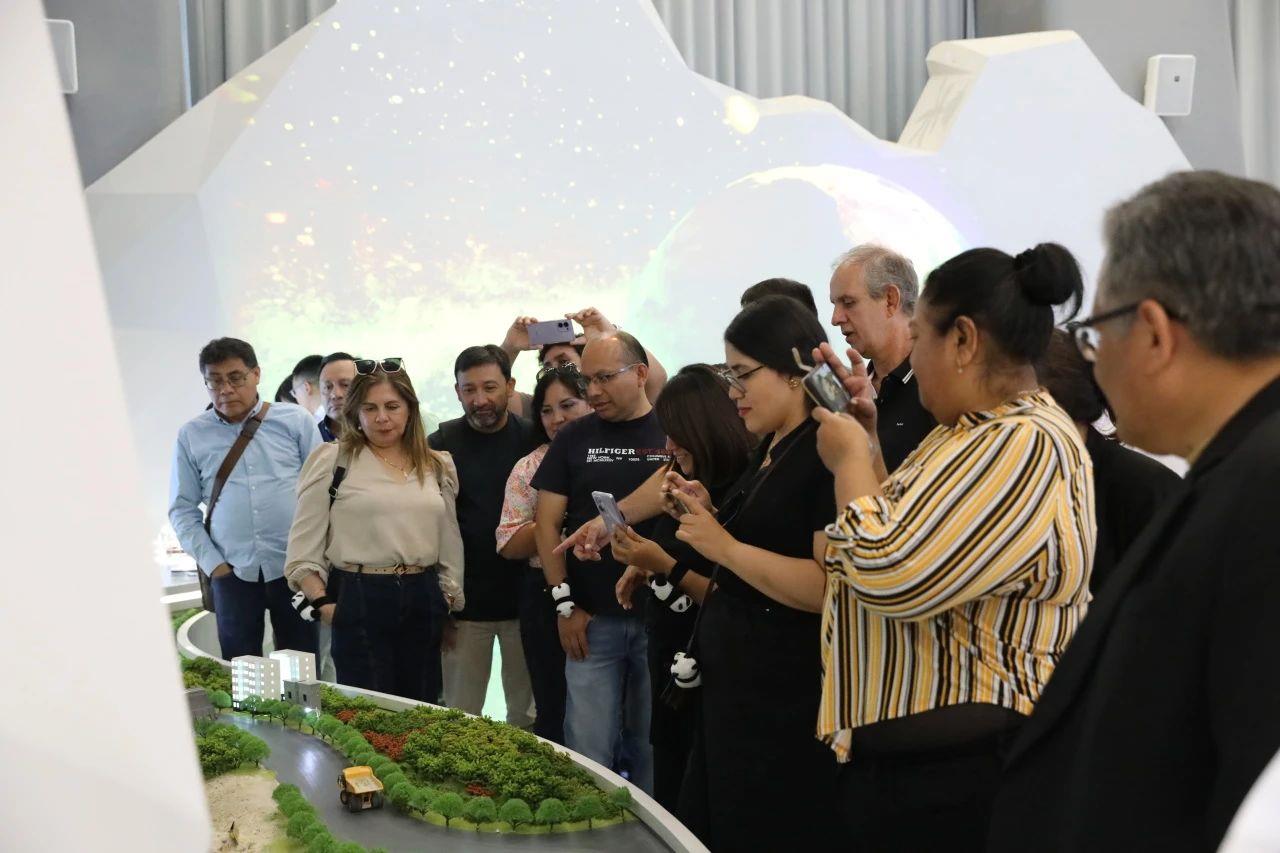 ΰ�¹���(victor1946)�ٷ���վ-Officials Website