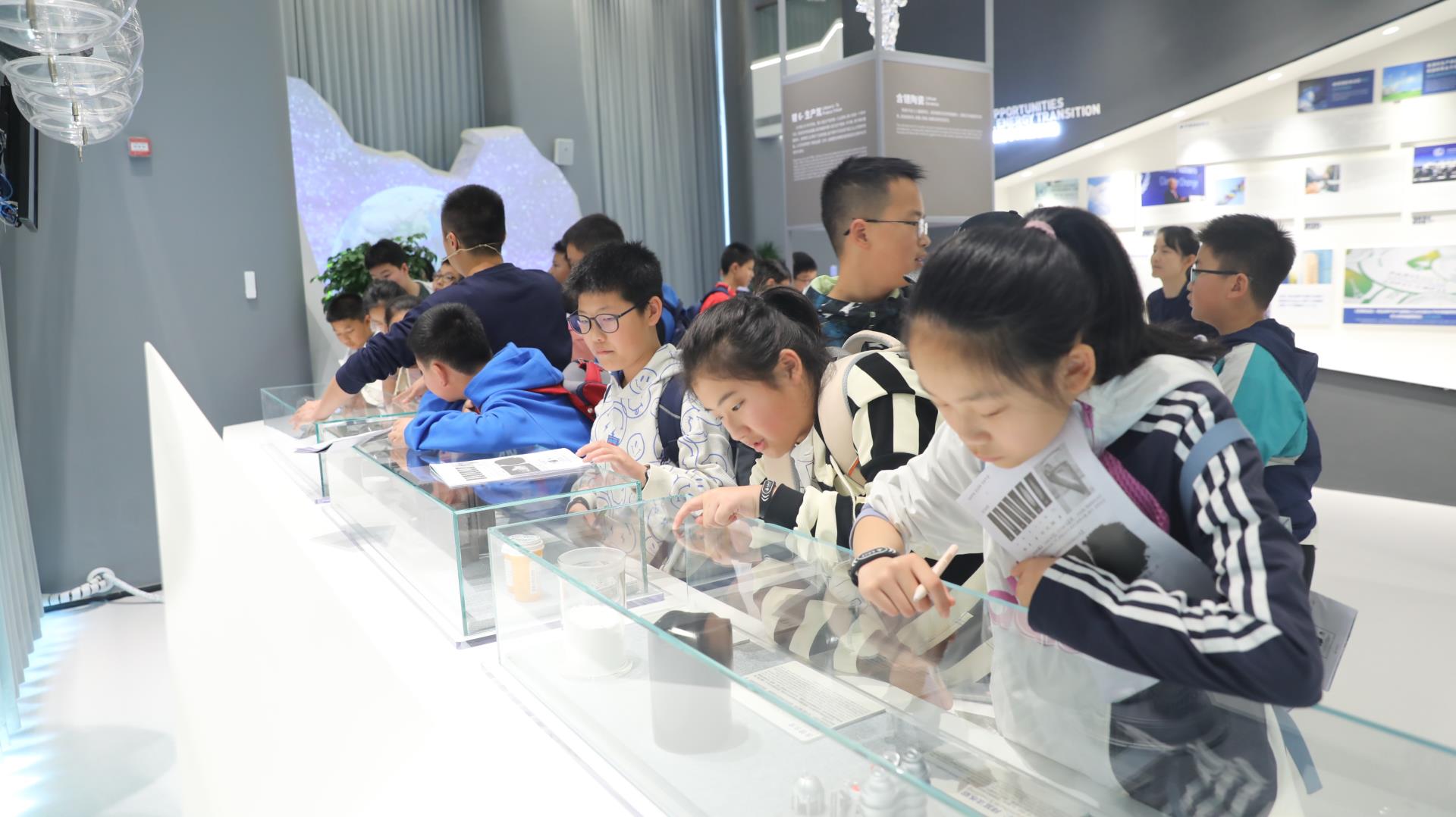 ΰ�¹���(victor1946)�ٷ���վ-Officials Website