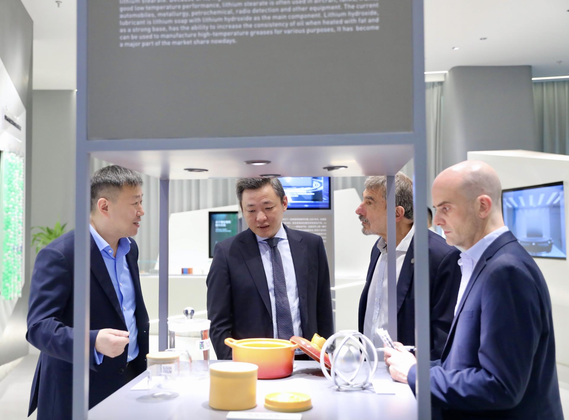 ΰ�¹���(victor1946)�ٷ���վ-Officials Website