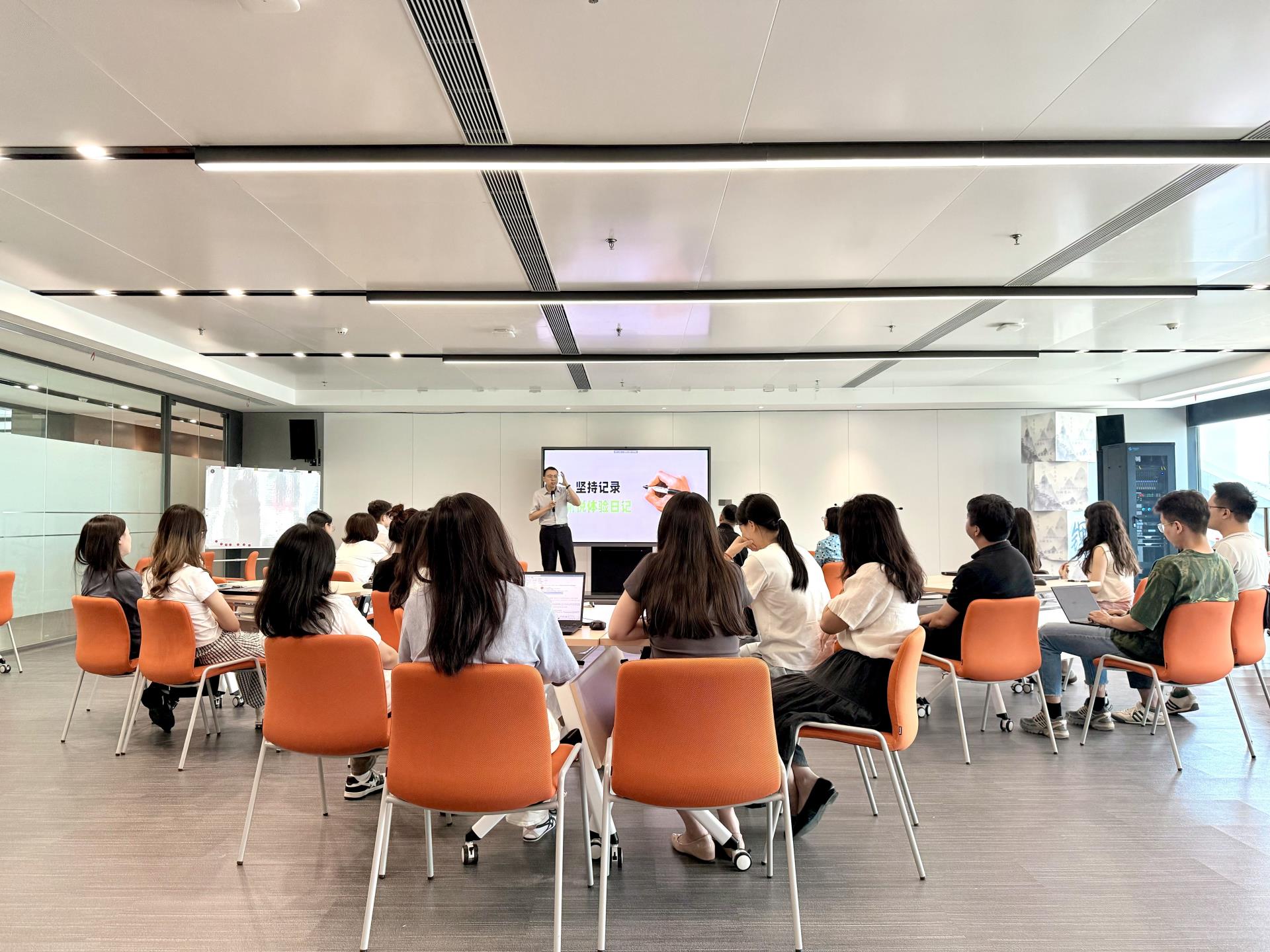 ΰ�¹���(victor1946)�ٷ���վ-Officials Website