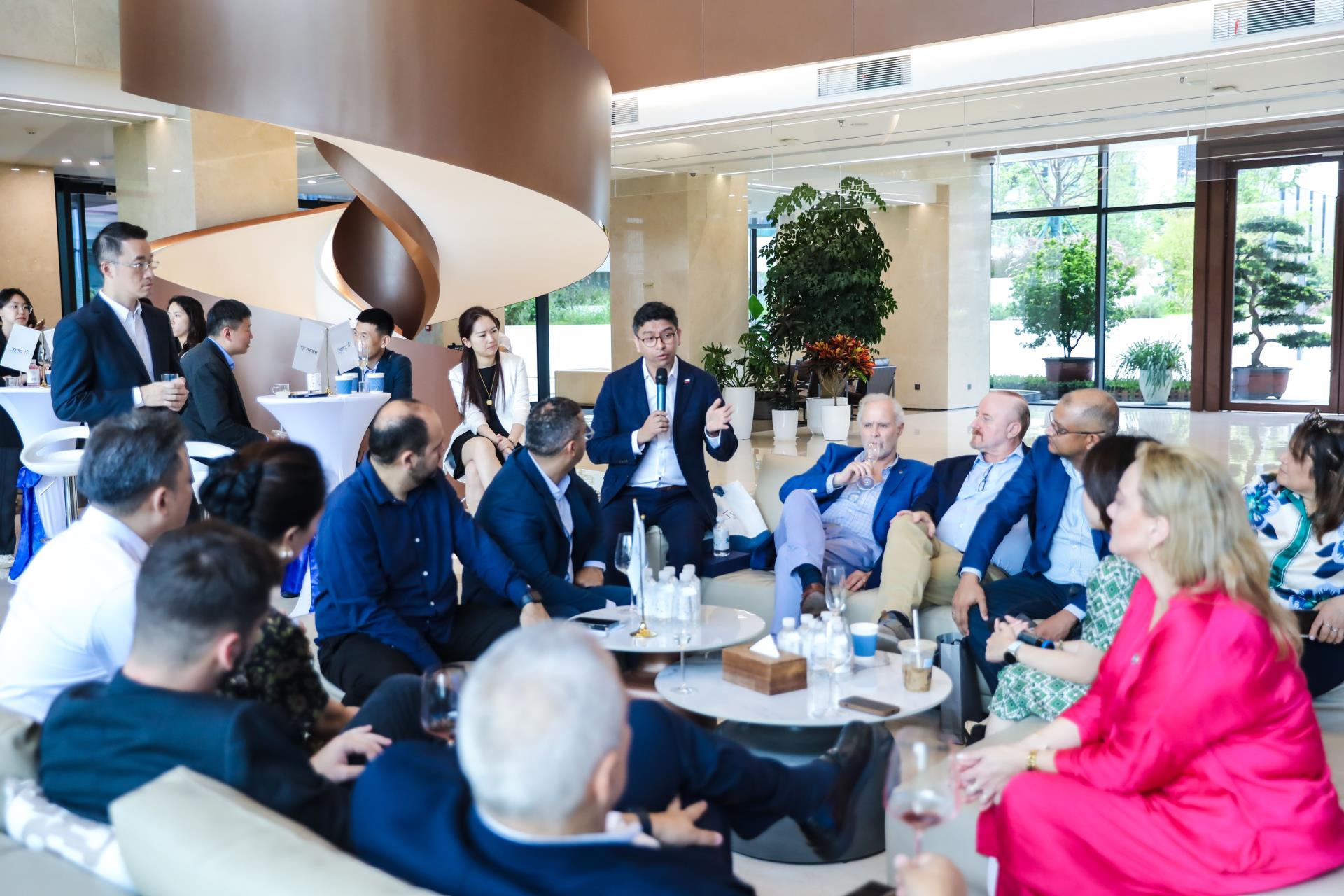 ΰ�¹���(victor1946)�ٷ���վ-Officials Website