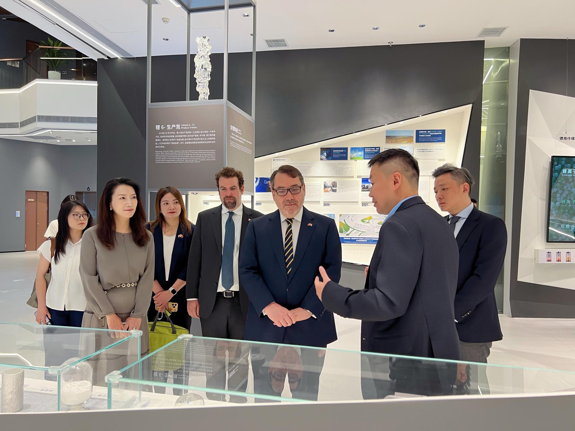 ΰ�¹���(victor1946)�ٷ���վ-Officials Website