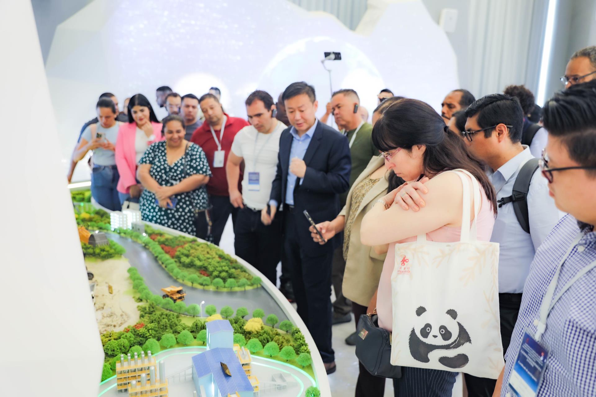 ΰ�¹���(victor1946)�ٷ���վ-Officials Website