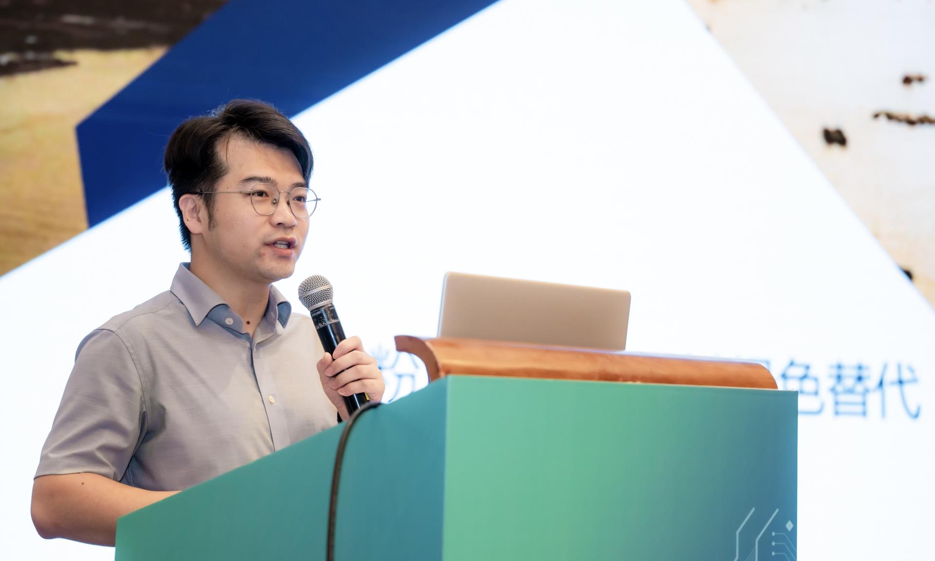 ΰ�¹���(victor1946)�ٷ���վ-Officials Website