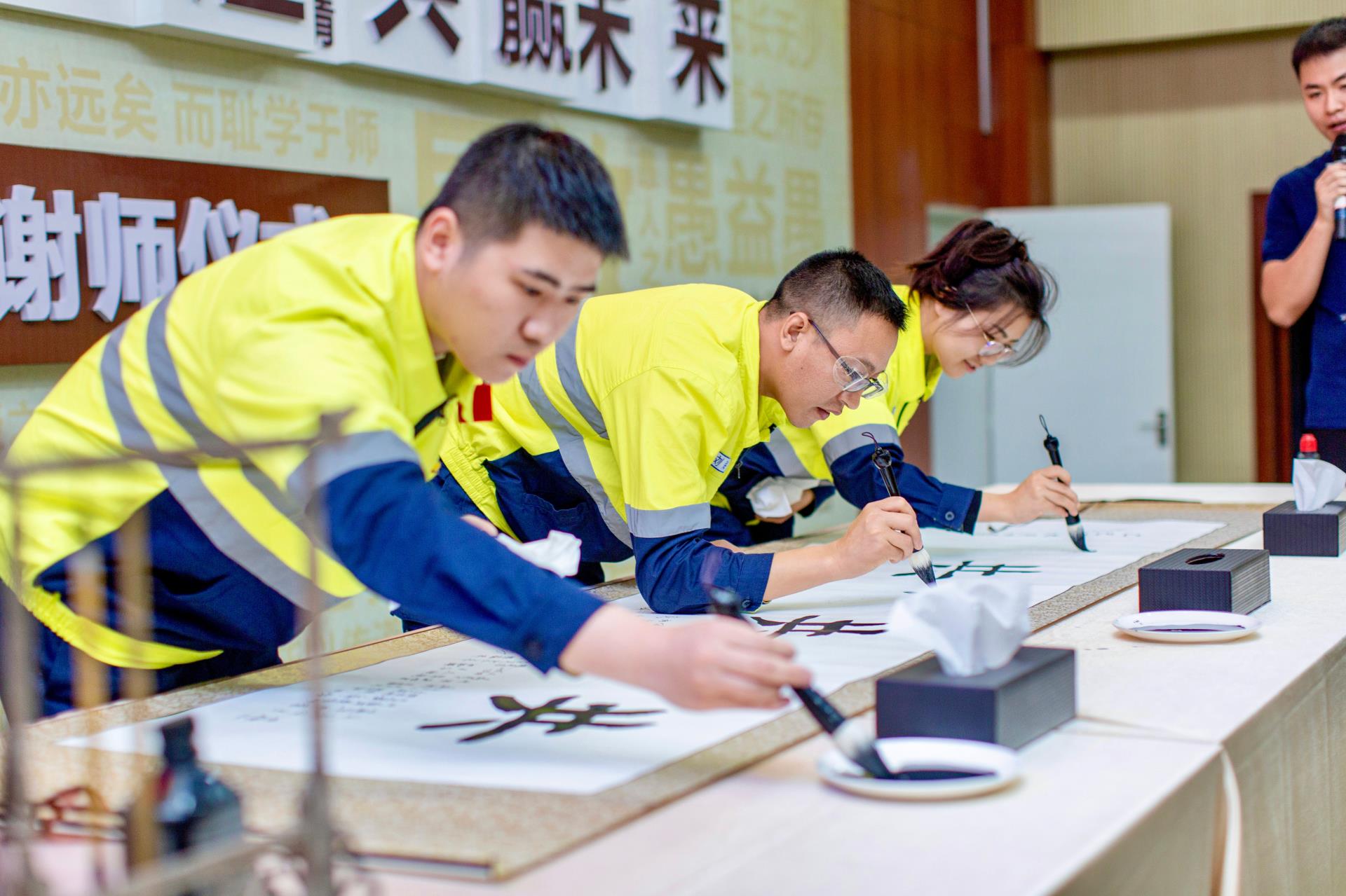 ΰ�¹���(victor1946)�ٷ���վ-Officials Website