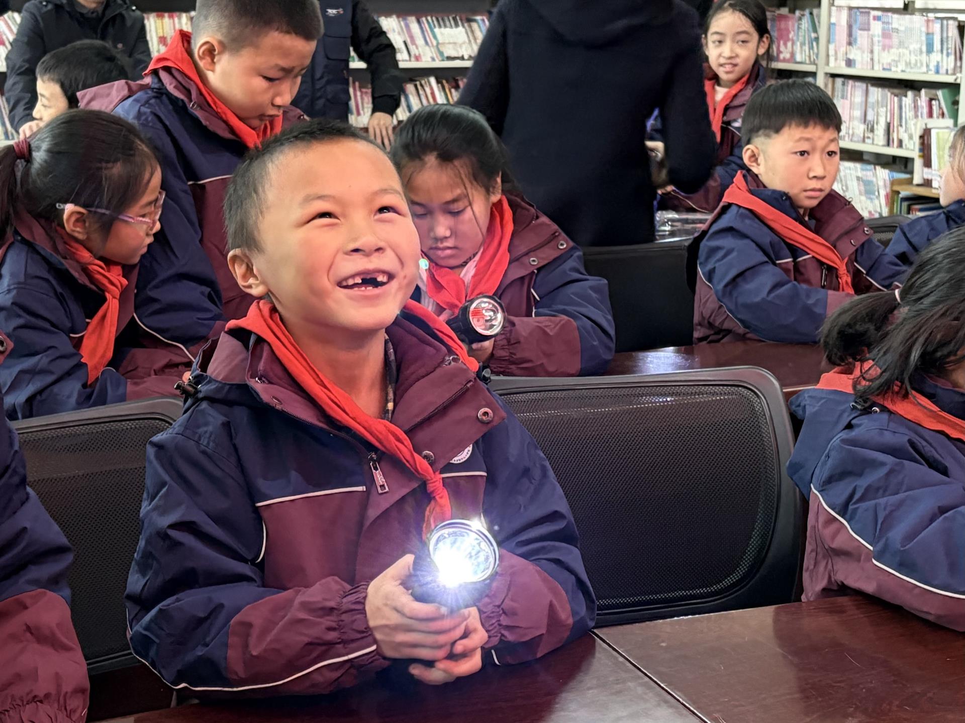 ΰ�¹���(victor1946)�ٷ���վ-Officials Website